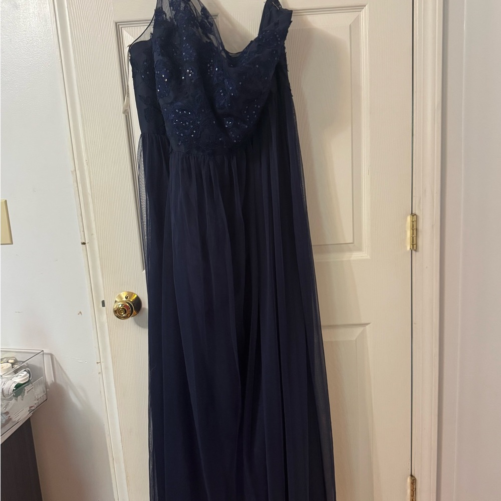 Elegant Navy Blue Evening Gown